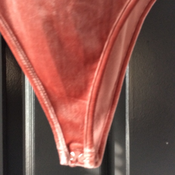 F21 Velvet Off Shoulder Flounce Bodysuit - Picture 6 of 7